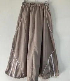 新品未使用タグ付　バルーンシルエットスピンドル付き　パイピングスカート　ベージュ