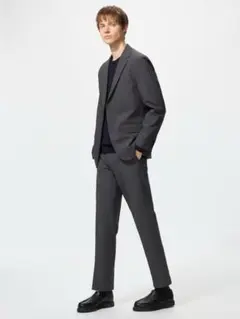 美品 25年モデル ユニクロ 感動パンツ ウールライク ダークグレー w82