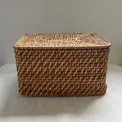 無印良品　天然素材 長方形 蓋付きバスケット