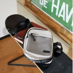 niko and ... サコッシュ　ショルダーバッグ　メッシュ　ベージュ