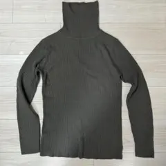 タートルネックセーター