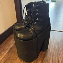 黒厚底レースアップブーツ