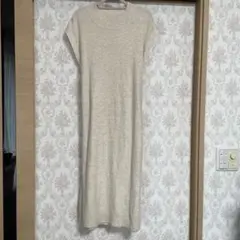 ノースリーブニットロングワンピース クリーム色