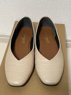 パンプス　ベージュ