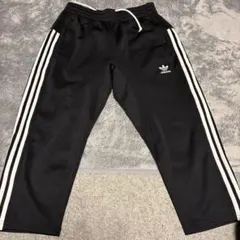 adidas 3本ライン 黒 ジャージパンツ