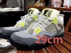 ジョーダン4 ネオン