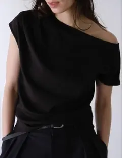 forme オフショルダー トップOFF SHOULDER TOP 東原亜希 - メルカリ