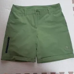 adidas オリーブグリーン ショートパンツ