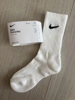 ＊新品　NIKE ソックス　S