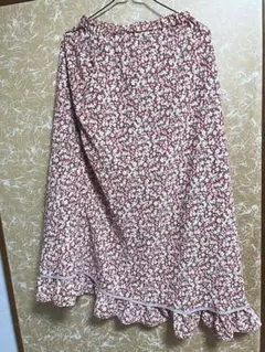 ち*え様 【新品、タグ付き】花柄フレアスカート 赤と白 プードゥドゥ