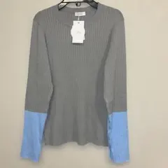 新品タグ付　ローリーズファーム　今年物、　グレー、袖配色　リブクルーネックニット