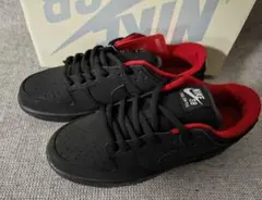 Supreme × Nike SB Dunk Low 