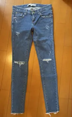 ブルースキニーデニム ダメージ加工のサムネイル