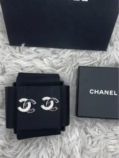 CHANEL ダブルCロゴ シルバーピアス