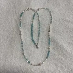 水色と白の淡水パールネックレス