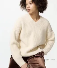 オンライン完売　UNIQLO ユニクロ　フラッフィVネックセーター　ホワイト　L