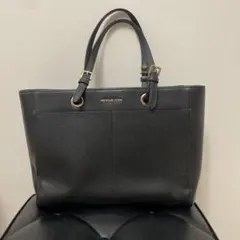 ☆ マイケルコース　ブラックレザー　トートバッグのサムネイル
