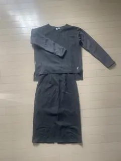 FILAダークグレー セットアップ スカートとトップス
