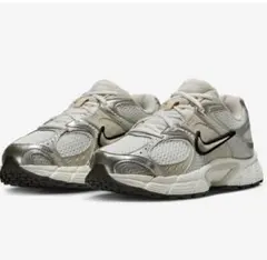 NIKE ナイキ ウィメンズ V5 RNR HQ7901-104 スニーカー