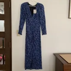 新品　ZARA ロングワンピース　　ブルー　花柄　　S