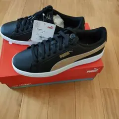 新品 PUMA プーマ ビッキー V2 メタリック M 25cmのサムネイル