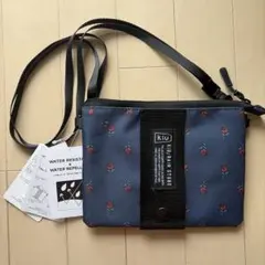 Kiu サコッシュ ショルダーバッグ ローズ柄