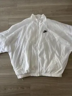 【送料込み】Nike ホワイト ナイロンジャケット L レディース