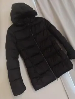 ユニクロUNIQLO♪フェザー入りブラック ダウンジャケットＷファスナー美ライン