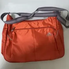 adidas オレンジ ショルダーバッグ