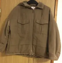 ユニクロ　ハイブリッドダウンオーバーサイズパーカー