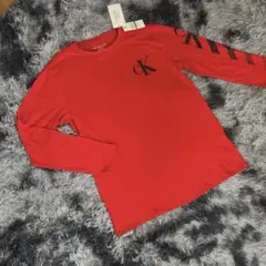 新品未使用　カルバンクライン　レッド　長袖Tシャツ