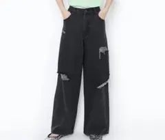 PUNYUS ダメージ加工 ワイドデニムパンツ ブラックのサムネイル