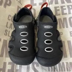 KEEN キッズサンダル 黒 スプラッター柄　18cm