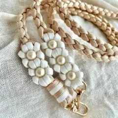 お花5つパラコードスマホショルダーストラップ　2トーンタイプ　シャンパンゴールド