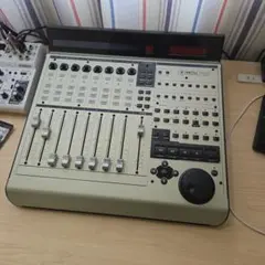 Mackie MCU Pro コントロールサーフェス 本体