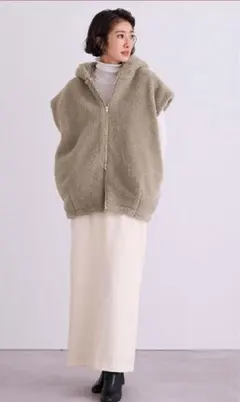 フーディーボアベスト