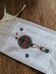 ヴィンテージ ハンドメイド フランス 哺乳瓶/魔法瓶/ペットボトル 刺繍ホルダー