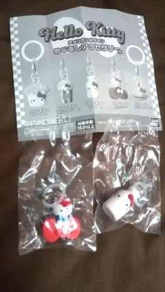 ハローキティ カプセルトイ アメリカンデザイン　めじるしアクセサリー