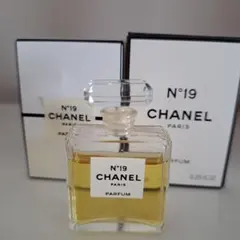 CHANEL N°19 PARFUM 0.25 FL.OZ.　7.5ml