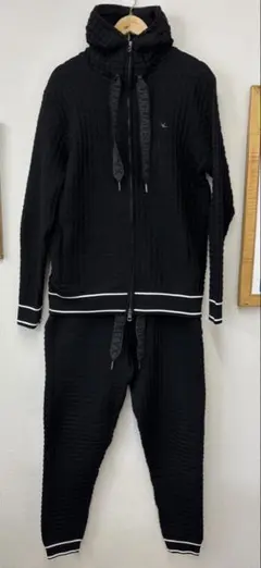 美品1PIU1UGUALE3 RELAX スクエアパターンニット セットアップのサムネイル
