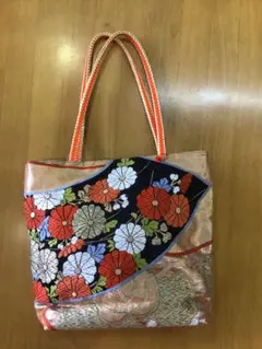 桜小紋 着物リメイクバッグ｜ブラウンハンドル｜A4対応 一点物 桜小紋 着物リメイクバッグ｜ブラウンハンドル｜A4対応 一点物 - メルカリ