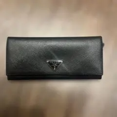 PRADA ブラックレザー 長財布 認証カード付き