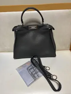 極美品！FENDI Peekaboo ミディアムハンドバッグ アスファルトグレーのサムネイル