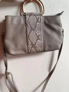 グレー ヘビ柄 ショルダーバッグ
