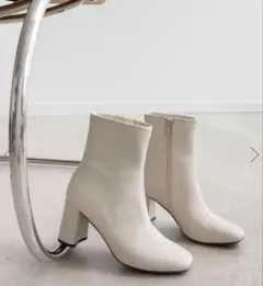 RANDA ショートブーツ　ホワイト