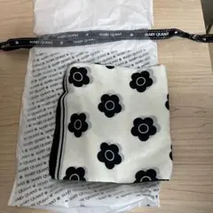 【新品・未使用】MARY QUANT マリークワント 花柄ハンカチ デイジーのサムネイル