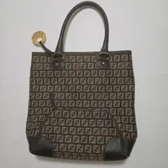 Fendi ロゴパターン ハンドバッグ - メルカリ