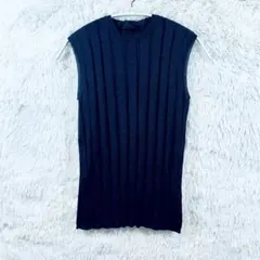 希少 PRADA 上質 ウール Vネック デザイン ニット ベスト 50 - メルカリ