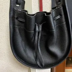 LOWRYS FARM ブラック 巾着型ショルダーバッグ