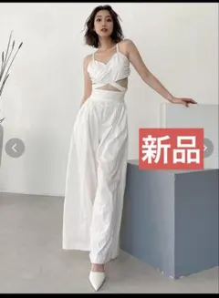 新品 GYDA カシュクールキャミロンパース(カップ付き）のサムネイル